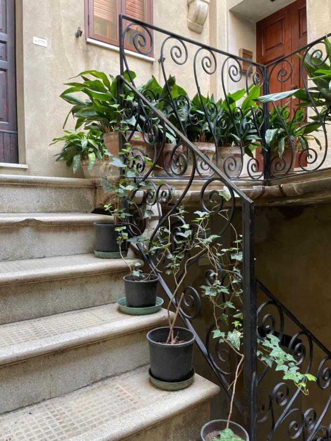 Ferienwohnung La Casa Sulla Piazza Enna Exterior foto